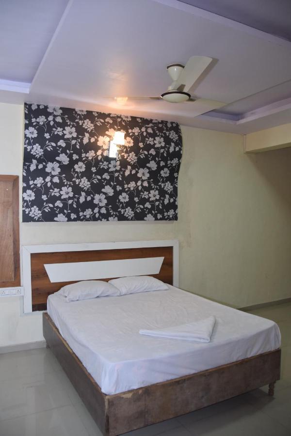Hotel Riviera Residency Thane Luaran gambar